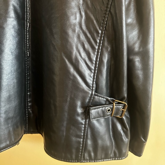 Men’s Leather Jacket - Picture 4 of 4